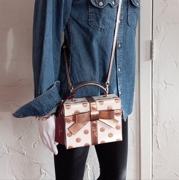 Kate Spade New York Crossbody Bag, Wrapping Party Gift Box. Parchment & Gold - Picture 2 of 12